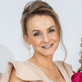 Aneta, Ogrodzieniec